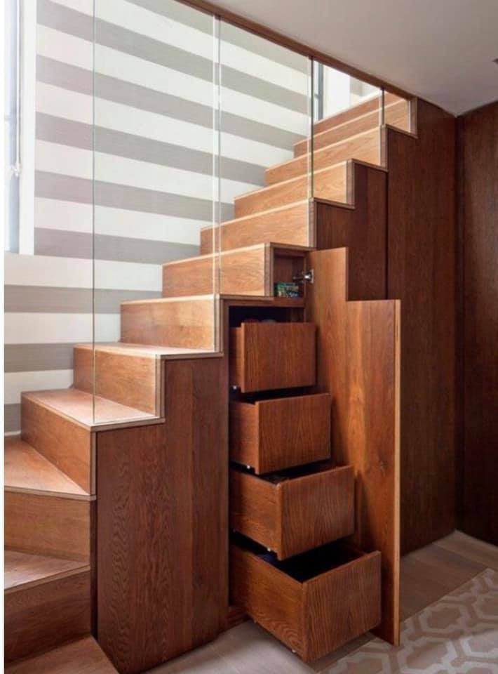 Rangement sous un escalier Rangement sous un escalier