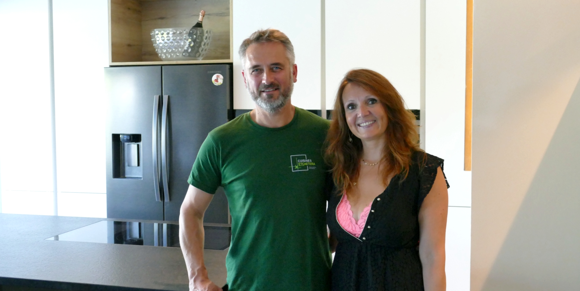Laurence et Christophe de Cuisines Etcaetera vous invitent dans leur show room à domicile pour découvrir en conditions réelles un exemple de cuisine sur-mesure Laurence et Christophe de Cuisines Etcaetera vous invitent dans leur show room à domicile pour découvrir en conditions réelles un exemple de cuisine sur-mesure