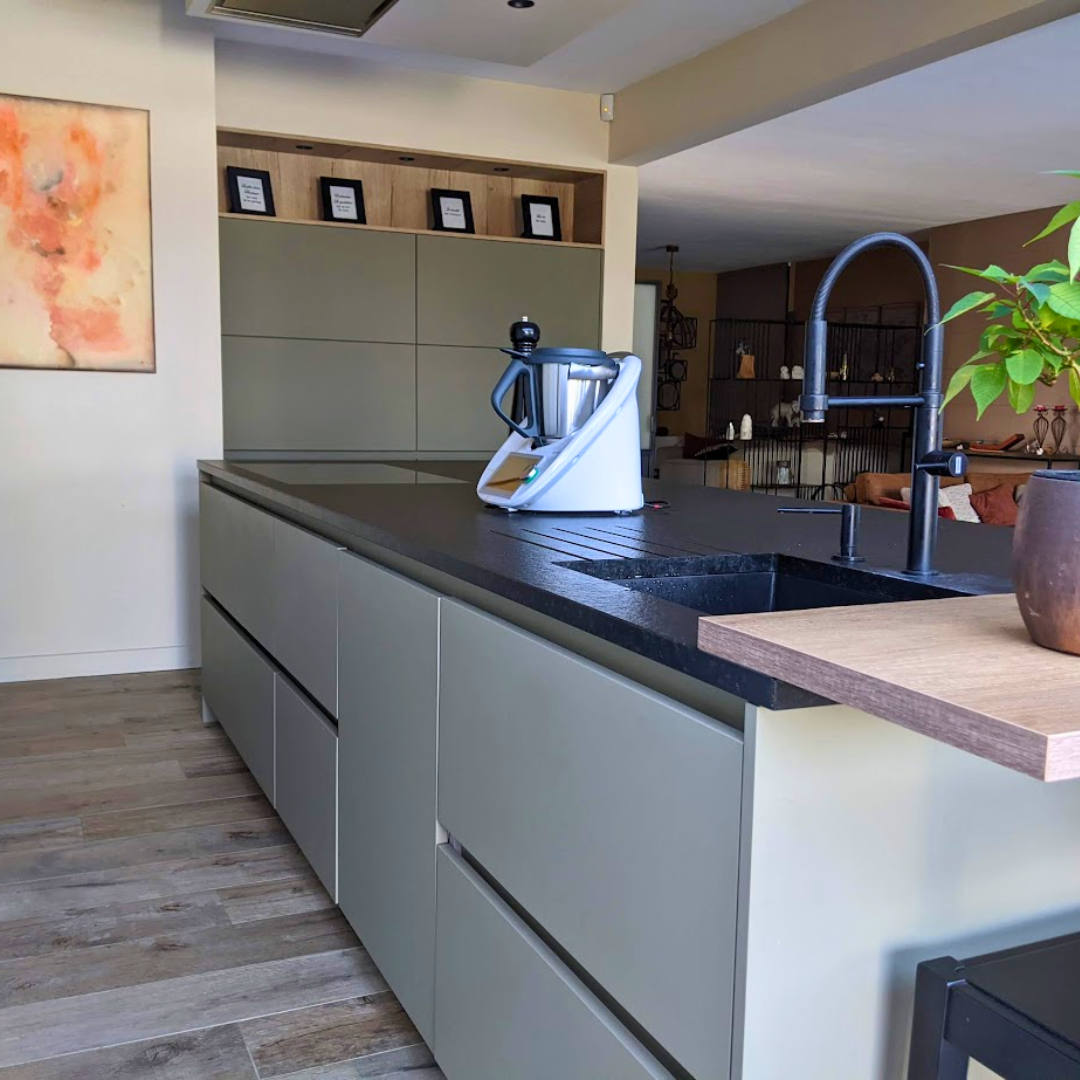 Cuisines Etcaetera îlot central et meubles de rangement sur mesure Cuisines Etcaetera îlot central et meubles de rangement sur mesure