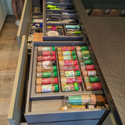 Cuisines Etcaetera, du sur-mesure pour vos rangements Cuisines Etcaetera, du sur-mesure pour vos rangements